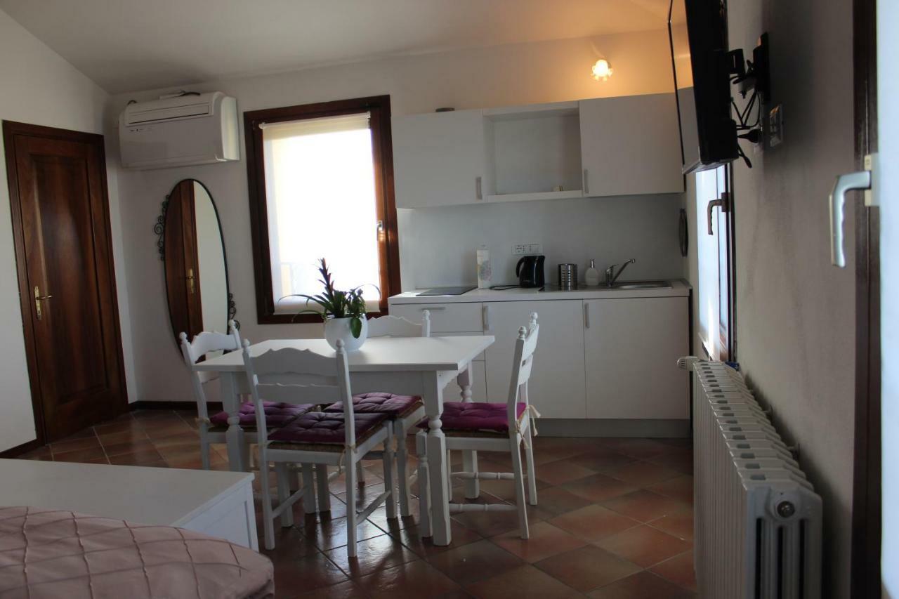 B&B Il Pozzo Кастеназо Екстериор снимка