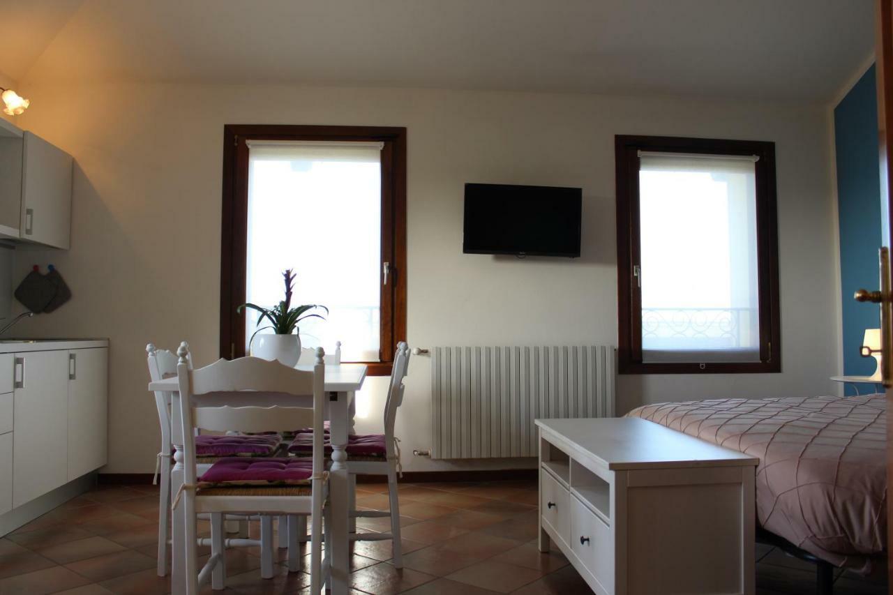 B&B Il Pozzo Кастеназо Екстериор снимка