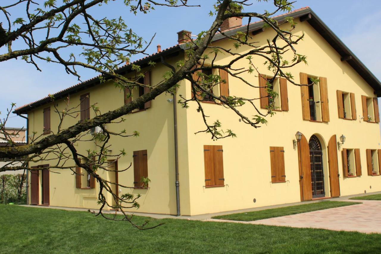 B&B Il Pozzo Кастеназо Екстериор снимка